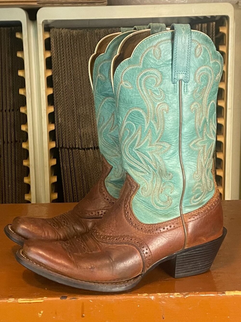 ARIAT Legend Women's 7 B Mint Green Square Toe Brown Leather Western Boots 15840